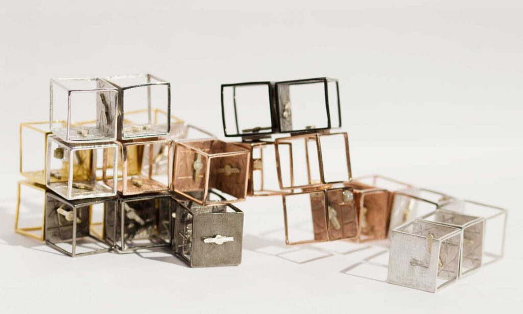 ADhoc joieria anillo, anell, ring, bague, sortija, alianza, aliança,collaret, collar, necklace, choker, gargantilla, brazalete, braçalet, bracelet,pulsera, polsera, bangle, pendientes,arracades, arrecades, earrings, earcuffs, aros, argolles, aretes, colgante, collar, penoll, dangle, pendant, cadena, chain, natura, naturaleza, nature, arbol, bosc, bosque, forest,woods, joya, joia, jewell, joyas, joies, jewells, joyeria, joieria, jewellry, jewellery, plata, silver, gold, oro, goldplated, baño de oro, adhocjoieria