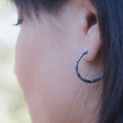 Argollas con forma de rama Twigs | pendientes de plata de ley