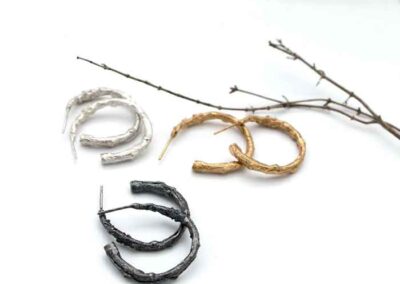 Argollas con forma de rama Twigs | pendientes de plata de ley