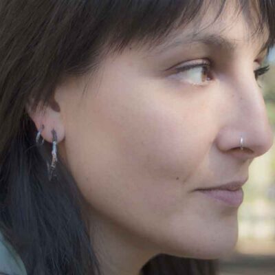 Pendientes de aro con forma de rama Twigs | argollas de plata de ley