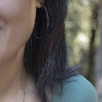 Pendientes de aro con forma de rama Twigs | argollas de plata de ley